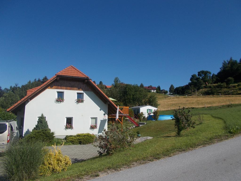 Apartment Rozika Slovenj Gradec Ruang foto